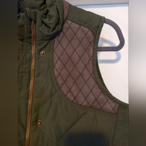Eddie Bauer Sport Shop Women's Olive Green Quilted Goose down Vest - Picture 5 of 8